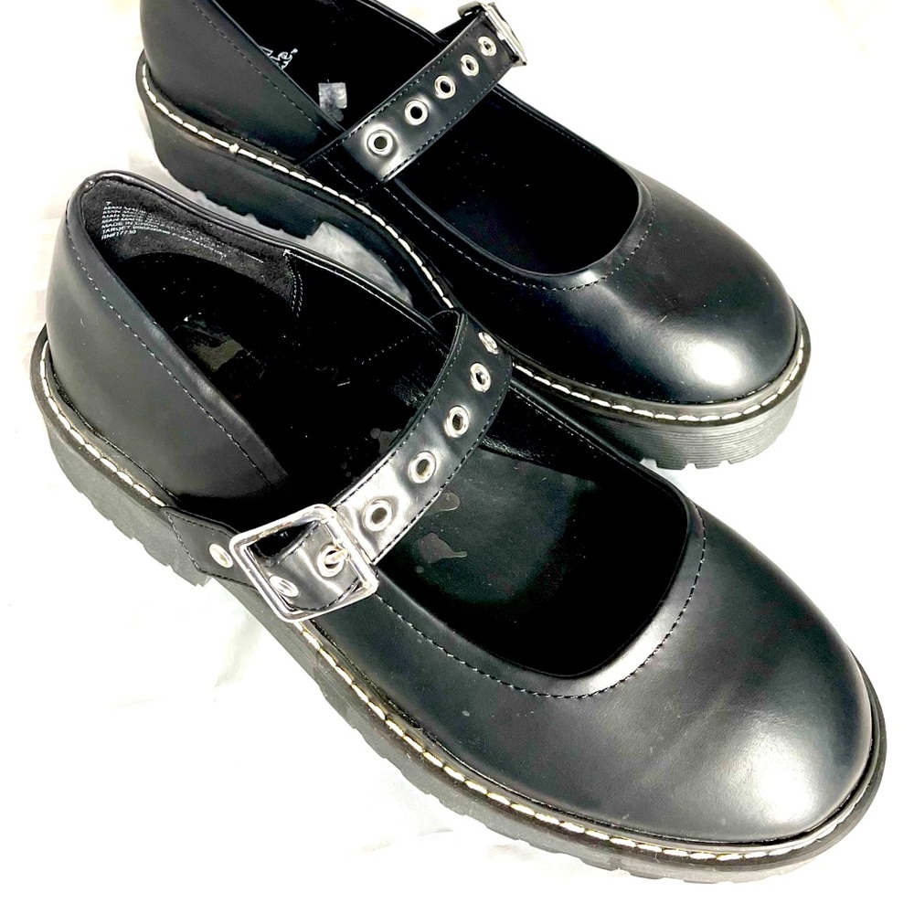 Wild fable size 7 black Mary Jane’s